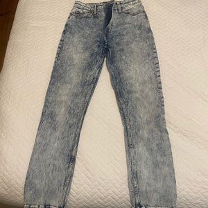 A&F Simone High Rise Slim Acid Wash Jeans